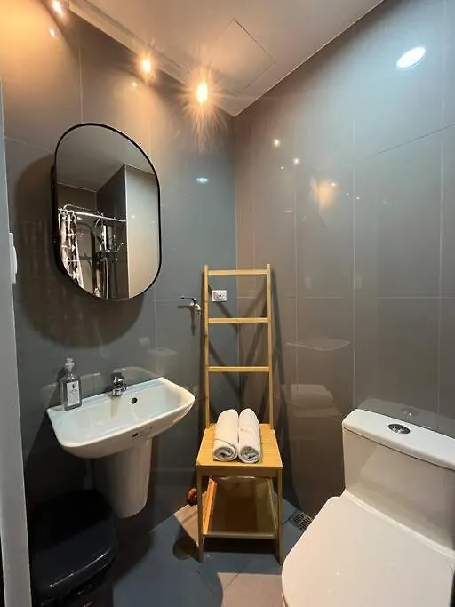Hygge Home With Ayala Cbd Makati View! New! Manila Apartment